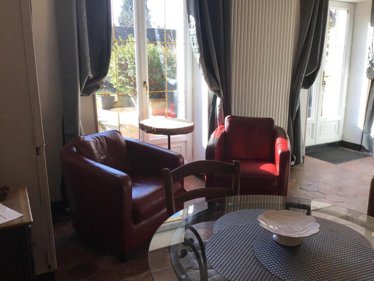 La Meuniere Villa Jouy  Luaran gambar